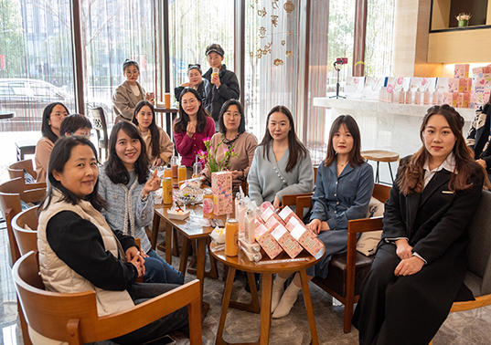 春日下午茶 | 领路人集团举办庆祝“三八”妇女节主题活动